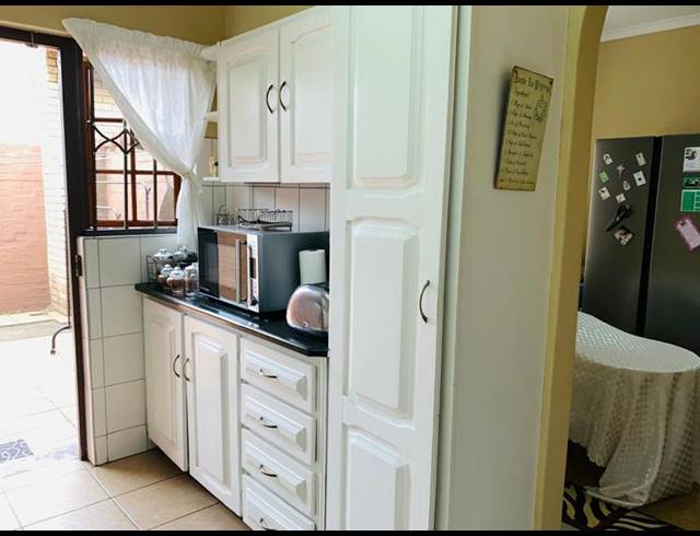 2 BEDROOM TOWNHOUSE FOR SALE IN ASHLEY